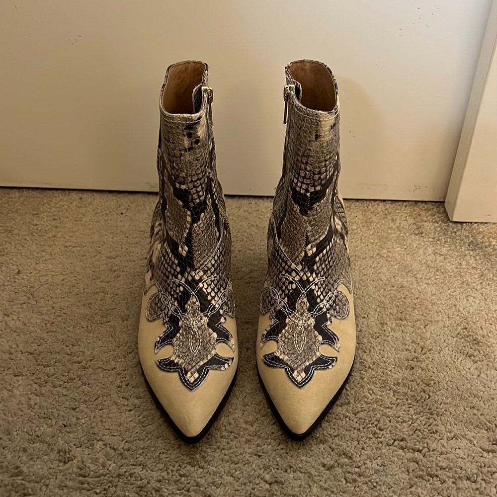 Joie boots